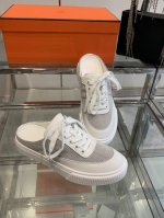 Hermes 爱马仕 H系带 后空一脚蹬 半拖 工艺极致，同步专柜上新.鞋子的每一个细节都特别用心，相当惹眼，雅致的拼接元素，凸显不俗的气质！ 时尚飞织系带方式