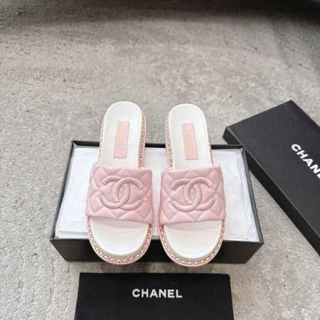 chanel香奈儿 2025春款 专柜顶级粗跟菱格链条双C电绣凉鞋拖鞋凉拖 这款经典设计；不平凡的双C拥入了多种配色元素 多元化混搭非常好看百搭，上脚非常轻巧 - 点击图像关闭