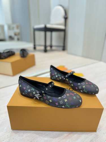 出厂 顶级版本 Louis Vuitton Lv路易威登 25 春夏 最新玛丽珍单鞋 简约精致，高级感满满，尽显优雅气质～ 上脚超好看，拉满了夏日美鞋绝绝子啊