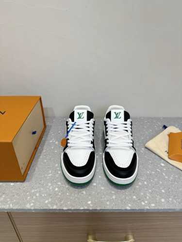 LV TARINE路易威登L家 驴牌 情侣款 休闲 运动鞋 滑板鞋 原版购入开发 做货 本款LV Trainer 运动鞋选用牛皮革塑造繁复鞋面，需要数小时的匠心