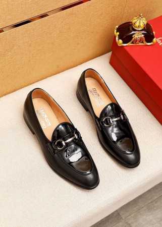 商品商标：Ferragamo 菲拉格慕 休闲皮鞋 正码码数 38-44 45订制 商品材料：精选 进口头层小牛皮鞋面+奢华五金扣，进口水染牛皮内里。强烈立体视觉 - 点击图像关闭