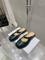 Maisom Margiela mm6马吉拉经典分趾半拖 这双热度超高的单品 必须人手一双入手了 不能错过的单品 炸裂了 独家原版购入开发 不能错过的一款 鞋面