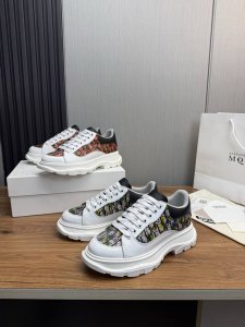 工厂P价 麦昆.Mq顶级版本.情侣爆款，常年热卖 Alexander Mcqueen高版本再次升级为最高品质.代购级别 面料：意大利进口真丝网高质感 抗水擦不变