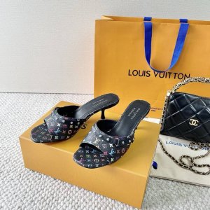 loui* Vuitto* L驴牌 年新款 村上隆白三彩联名系列 小猫跟凉拖鞋 蝴蝶结平底拖鞋 舒适度那必须是绝对滴！ 羊皮面 真皮底 跟高: 10Cm 5.5