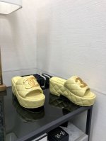 出厂价 顶级 品质 .小香2024春夏厚底坡跟拖鞋 油蜡皮鞋面 混种羊皮内里 垫脚 水台 大底原版1比1开模 Size：35-41 41定做不退换 原版包装配套