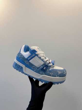 LV Trainer Maxi 小胖丁胖嘟嘟系列面包鞋 巴黎时尚走秀款，进口订制细柔小牛皮，结合粗犷厚实织物鞋带，缤纷原配扣件品牌经典元素，备受瞩目火热面包鞋再 - 点击图像关闭