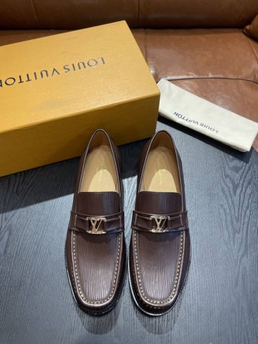 l家 Size:39-44 38.45定做 原单Lv官网男士休闲皮鞋，顶级原单复刻，采用进口开边珠小牛皮／经典老花，极强质感，小牛皮透气内里，原版大底，防滑耐磨