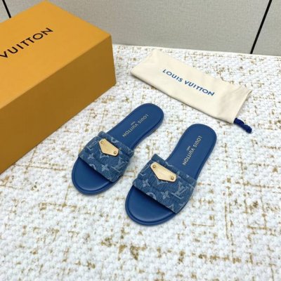 出厂 高版本 Louisvuitton 25 春夏新款 村上隆联名 平底凉拖 很难不怀疑是不是借鉴了唐朝的唐三彩作为基础，创新成Lv经典标志Logo，采用彩色以