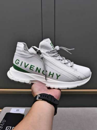 出厂价 实价 升级版g I V E N C H Y 纪梵希2024新款 人手一双 不容错过1面料：原厂材料2内里：秀气网里，干爽 舒适3鞋底：正品独家私模橡胶耐