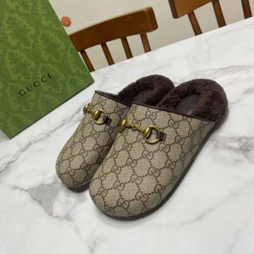Gucci 古奇 经典马衔扣 羊毛穆勒拖，不挑脚型，上脚舒适保暖 鞋面压印牛反绒 胶面，内里为羊毛，垫芯为羊皮，PU增高水台耐磨橡胶鞋底 隐形增高：4CM Si