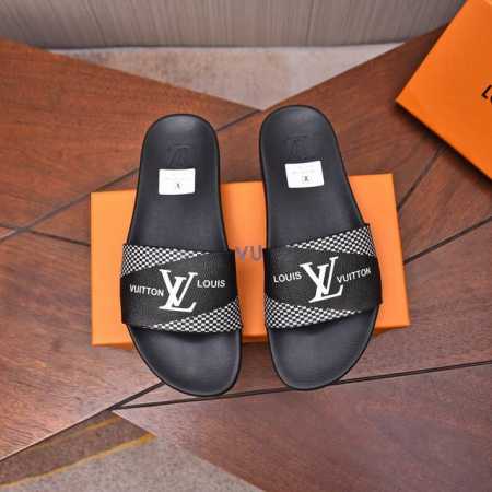 出厂价 Lv专柜同步新款 牌奢品男士拖鞋，休闲宽松舒适型。上图片必爆款 Size：35～46 - 点击图像关闭