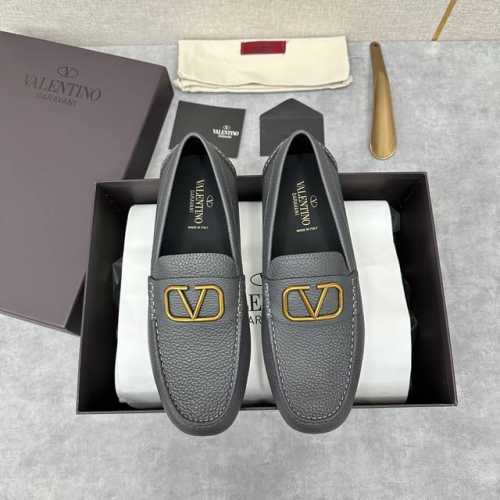实价 Vt新品驾车鞋 华伦官网同步发售 经典款式包子鞋 纯手工缝制 鞋帮皮革鞋鞍处金属v字母粒扣徽标 懒人专属一脚蹬套脚包子鞋 精致手工缝线 做工细节堪比专柜