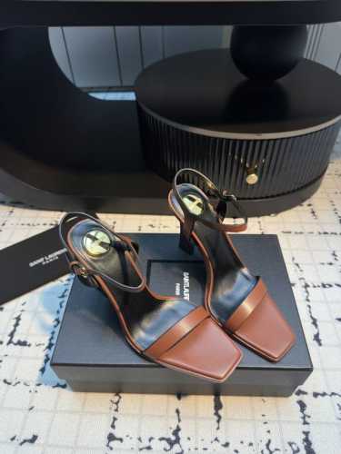 saint Laurent 25Ss Ysl 一字带凉鞋 上脚特别稳，超跟脚，放心入！鞋跟是重新开模定制的，独家的鞋跟，高度与正品一致区别各种不对版！高级的性感