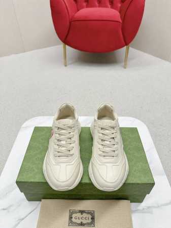 女p款 男款 Gucci顶级版本情侣款老爹鞋系列上新！ Gg情侣款老爹鞋，近几年一直火爆；新色更新不断；又更新了新颜色，我们家与专柜同步上新，这款经典款老爹鞋， - 点击图像关闭