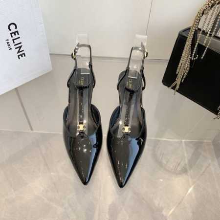 出厂价 Celine 2025春夏小猫跟，尖鞋头造型，柔美的露脚设计，脚踝绑带。TRIOMPHE T字绑带设计，配有金属 TRIOMPHE标志性元素绑带， 上脚 - 点击图像关闭