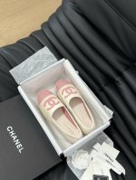 新色上新 新版本Chanel 渔夫鞋 重磅来袭配送全套顶级包装 我家的渔夫鞋质量不多介绍了哈，拿过的都知道！原版定制的鞋面，并且我家的大底是原版半透明大底，不透
