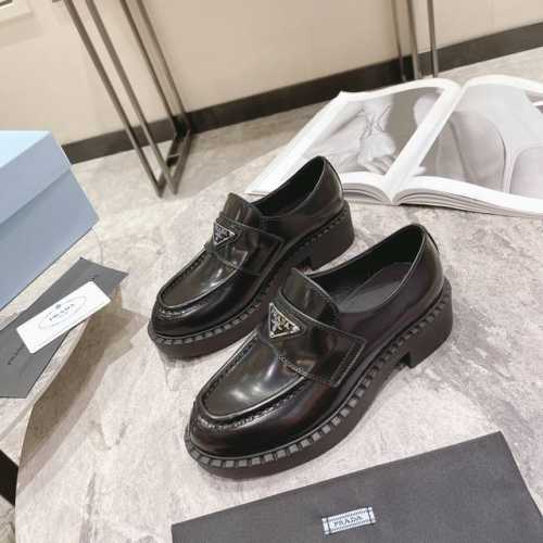 橙子出厂价 PRADA 普拉达 经典三角标休闲乐福鞋 复古小皮鞋 码数：35-40