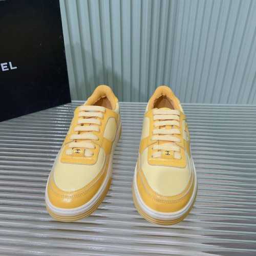 CHANEL 24早春款 运动鞋各大平台热卖单品~也是网红达人穿搭首选小香整个系列已全面升级 鞋面增加更多时尚元素 鞋面用料拼接鞋面 原版双色PHYLON MD