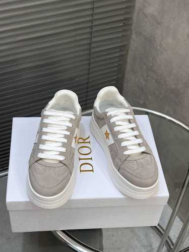 出厂 高品质 Dior 迪奥 平底运动鞋采用全刺绣标志性图案市场顶级品质国外专柜爆款非市场普通仿版 面料牛皮 内里进口透气网布 原版模具注胶Logo 磨砂五角星