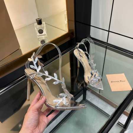 gianvito rossi 2025新款凉鞋顶级版本代购品质这双尖头高跟漆皮树叶装饰女鞋，简直是我的心头爱！尖头的造型精致又时尚，尽显女性魅力。漆皮的材质光亮 - 点击图像关闭
