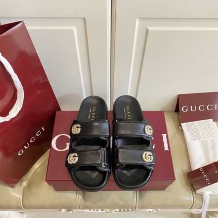 出厂价p ，古奇Gucci新款拖鞋，高版本系列，双扣魔术贴，松紧适度可调整，牛皮面，羊皮里，原版橡胶底，35-40码 - 点击图像关闭