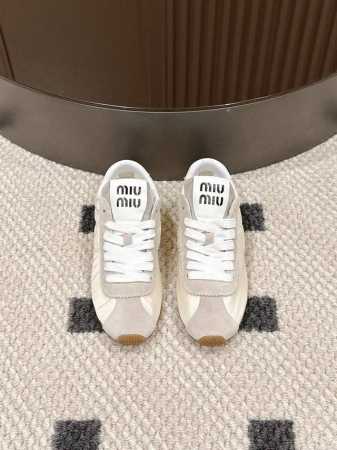 35-40 miumiu2025 早春走秀新款阿甘德训鞋运动鞋 巨巨巨好穿的德训鞋 缪缪这款 早春走秀款德训鞋 简单很随意不羁 复古颜值满分 又能体现单宁美感 - 点击图像关闭