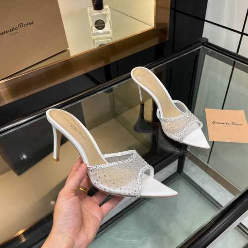 gianvito rossi 2024 新款拖鞋顶级版本，代购品质！施华洛奇水钻尖头高跟拖鞋，宛如从童话中走来的仙履。施华洛奇水钻璀璨耀眼，如同繁星点点镶嵌其上
