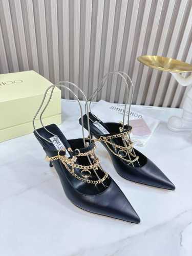 冲量价: JIMMY CHOO 吉米周 是一个非常全面之尊贵时尚生活品牌， 香港,美国等大时尚博主及明星的同款表带女士高跟，中跟，平跟后空凉鞋系列。 澳大利亚尖