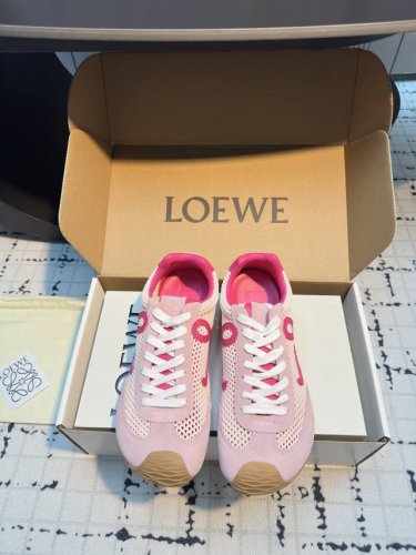 loewe 2025巴黎时装周新Balletrunner 芭蕾运动鞋 阿甘鞋 经典一眼就爱上的 拼接的极简风格真的做到极致 实在太百搭 随便穿搭就可以很高级 很
