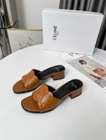 Celine 赛琳头层牛皮面，羊皮内里。原版油边工艺# Celine 颜色：黑色，白色，棕色，杏色，酒红 尺码：35-43 大底：橡胶底 P220，真皮大底 P