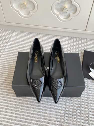 单鞋代购级CHANEL小香2025春夏新款，中古系列时尚爱心双C浅口尖头后空凉鞋 单鞋上脚就是有那种说不出来的气场，一秒击中小心心经典又优雅非常淑女的一款，符合