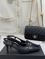 厂价 Chane*｜小香中古25C春夏 新品蝴蝶结后空高跟凉鞋 低调优雅 时髦的小方头 非常修饰脚型 百搭款式 低跟走路友好！ 鞋面采用原版定制皮料 内里垫脚均