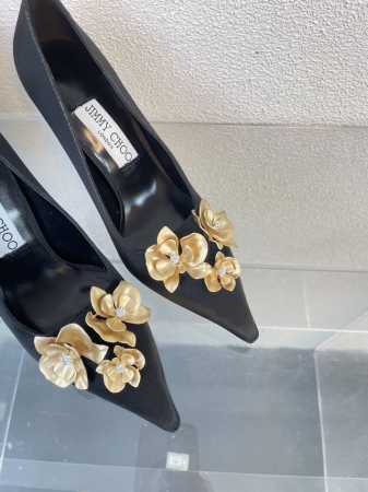 Jimmychoo墨尔本 高跟单鞋 Collins Store限定鎏金花朵 Jimmy Choo 2024 春季新款的花朵系列真的是太火了，最近好多宝宝来到co - 点击图像关闭