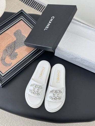 Chanel 25C春夏新款全系列拖鞋 全系列首发 专柜有的我都有 高版本高品质 鞋面牛皮 原版面料 内里羊皮 原版大底 size:35-39 其他码数定