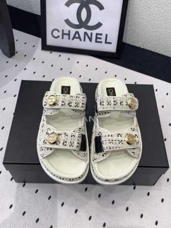 Chanel新款沙滩鞋 高版本出货 上脚舒适超显腿型 夏季出行旅游必备单品 高密度编织鞋面 羊皮垫脚 原版开模大底 Size: 35-39 40 41订做 - 点击图像关闭