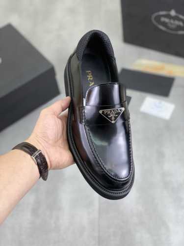 工厂价 水染牛里 原单品质Prada .普拉达 原单代购、高端商务皮鞋、面料：采用意大利进口牛皮料水染牛里 牛皮里特供原版大底、做工精细、实物_拍摄Size：3