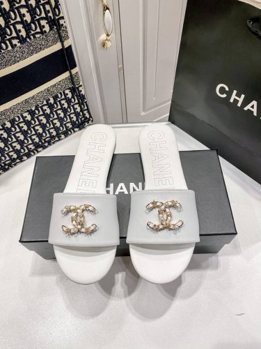 橙子出厂价p chanel 香奈儿春夏新款 精美珍珠双C扣平底拖鞋 休闲凉拖 小红书早春推荐 小香风25Ss 顶奢新品 千金气质 码数 35-41
