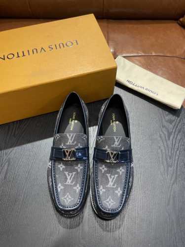 l家 Size:39-44 38.45定做 原单Lv官网男士休闲皮鞋，顶级原单复刻，采用进口开边珠小牛皮／经典老花，极强质感，小牛皮透气内里，原版大底，防滑耐磨