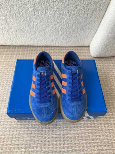 Adidas阿迪达斯Hamburg系列 三叶草 德训鞋 休闲 运动鞋 原版购入开发 做货 adidas Hamburg 系列鞋款于1982年问世，其前卫设计至今