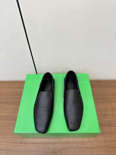 Bottegaveneta｜25款早春踩跟平底乐福鞋 时髦炸了更换设计师首秀奶奶鞋Bv开挂了，逆天爆款原版开发 低调到骨子里的编织豪门，时尚博主网红推荐大爱款魂