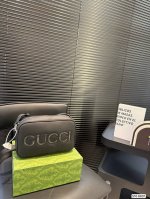 配折叠盒子 酷奇相机包 Gucci更高级时髦 日常出门首选时尚弄潮儿必备款哦尺寸：24 15 货号6601