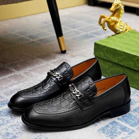 工厂价 Gucci 古奇 新款上市官方专柜同步推荐经典款专柜品质，质量保证，做工精细头层采用意大利进口刀割牛皮，奢华进口水染牛皮内里橡胶耐磨防滑耐磨组大底上脚柔 - 点击图像关闭