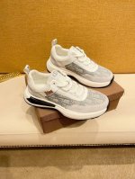 工厂P价 。 Dior 迪奥新款休闲鞋 时尚百搭， 版型简洁大气， 面料采用进口牛皮，真皮内里，原版耐磨橡胶大底，独家新款，实物拍摄，多色色可选，码数：38-4