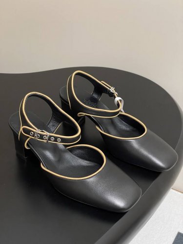顶级品质 Hermes 爱马仕 H家25S春夏新款高跟玛丽珍鞋 包头后空凉鞋 山羊皮和Nappa皮革高跟玛丽珍鞋，搭配标志性“H”鞋扣和撞色滚边，打造精致柔美造
