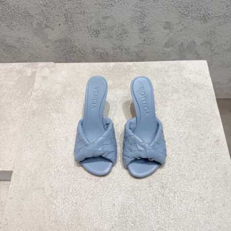 bottega Venet* 最新最经典猫跟凉鞋！扭结编织饰带 Ins&小红书巨多网红明星上身！上脚超性感！真的太美了！这款编织的鞋面超有高级感！高级穿着又仙女 - 点击图像关闭