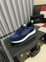 出厂价Pp： 阿玛尼Armani* 最新爆款休闲鞋，顶端品牌 奢侈～代购，顶级～质量。 鞋面選用进口透气牛皮搭配材质透气羊皮垫脚 精细做工。原版个性时尚柔软橡膠