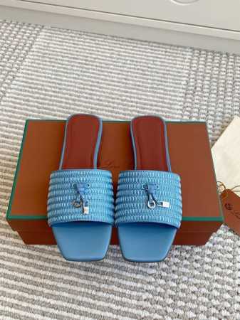 批 代购级 Loro Piana Lp Sprightly Charms系列凉拖鞋 凉鞋 Sprightly Charms 凉鞋 以方形鞋头和鞋跟展现全新创意， - 点击图像关闭