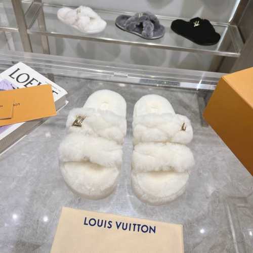 LV 最新版面new arrival ～毛毛鞋半拖毛拖 winterbreak comfert 平底拖鞋 LV 金属字母扣 室内外穿着皆宜。纯羊羔毛材质，鞋面受