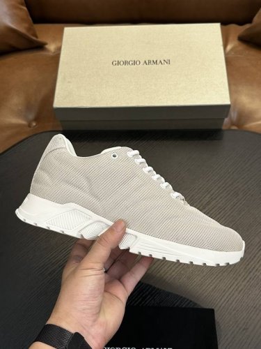 Giorgio Armani阿玛尼新款春夏高弹飞织套穿式休闲运动男鞋到货 Kint-And-Leather Snakers新秀首发 这款提供原创设计 并与创新面