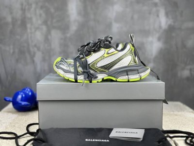 現貨 独家版本 九代 最新爆款3Xl Sneaker系列 情侣款 休闲 老爹鞋 运动鞋 原版购入开发 做货 3Xl Sneaker 整体鞋型汲取了 Tra和 R